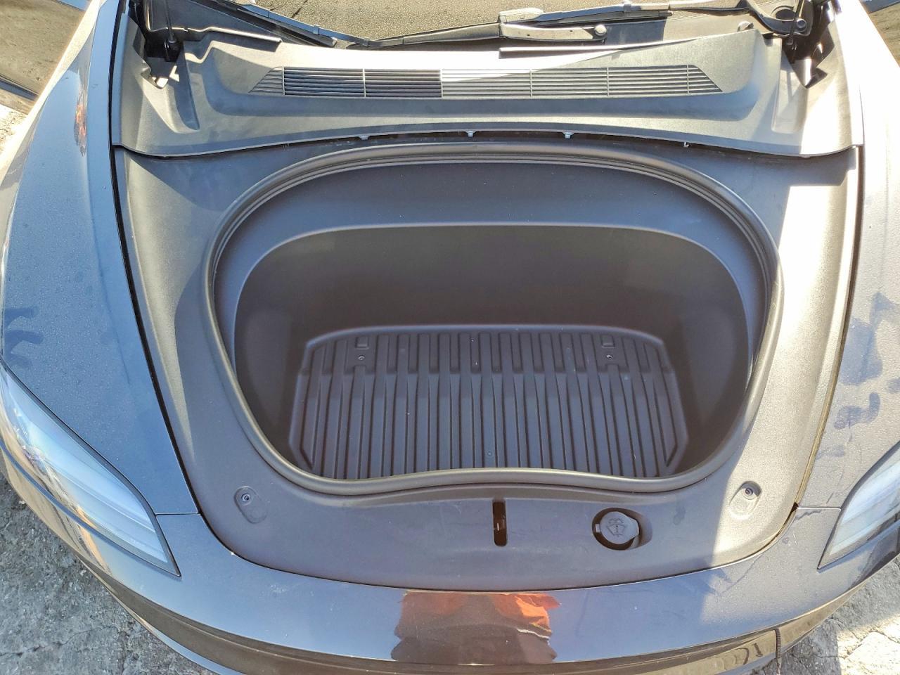 2026 Tesla Model 3 - zdjęcie 11