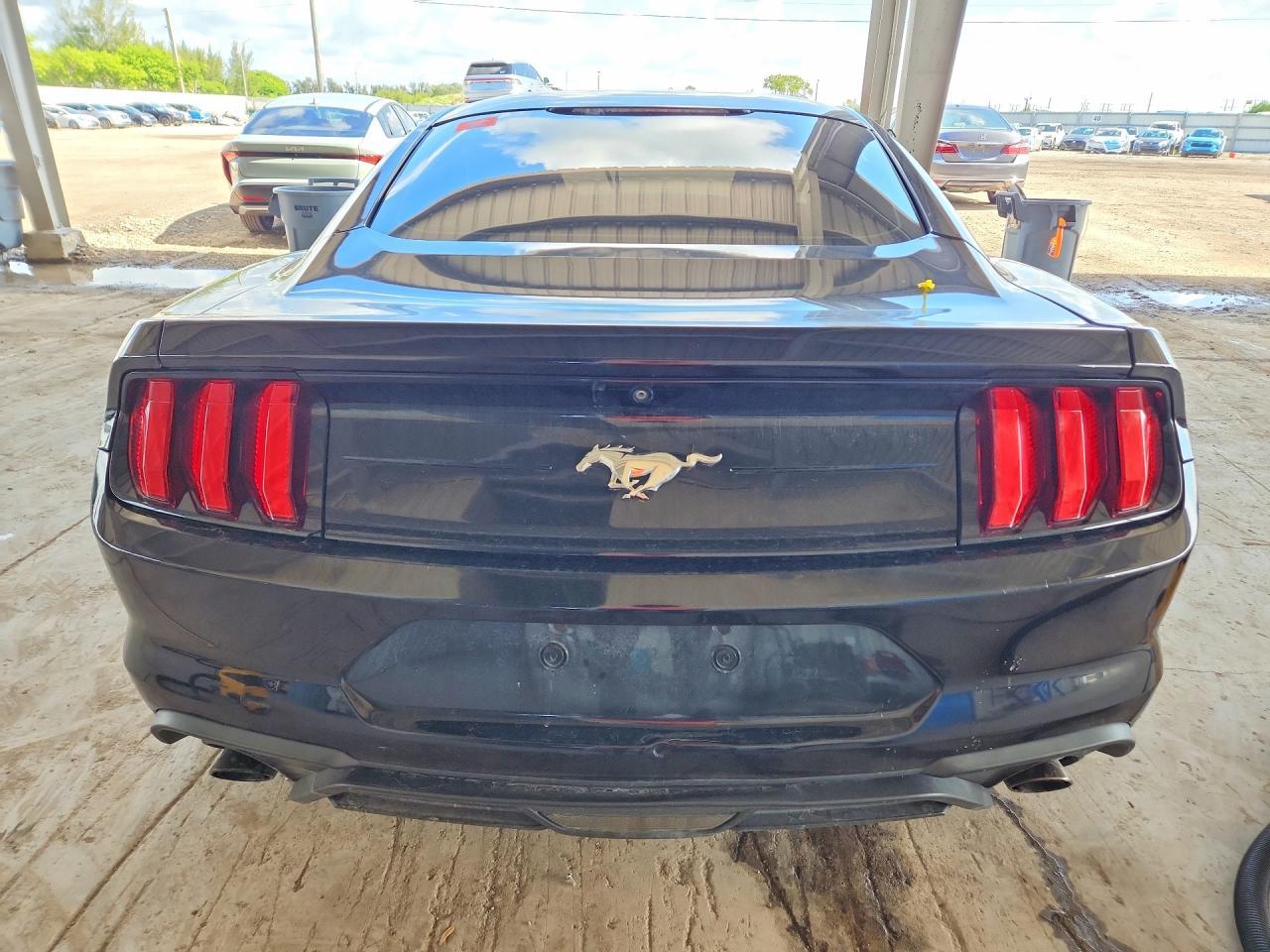 2018 Ford Mustang - zdjęcie 6