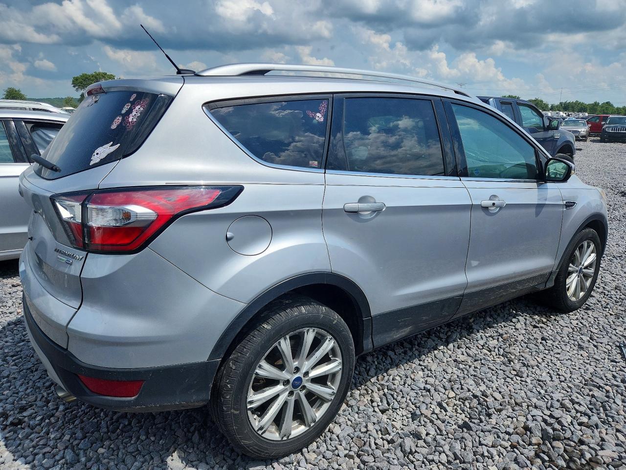 2017 Ford Escape Titanium - zdjęcie 3