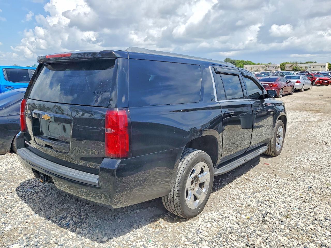 2018 Chevrolet Suburban K1500 Lt - zdjęcie 3