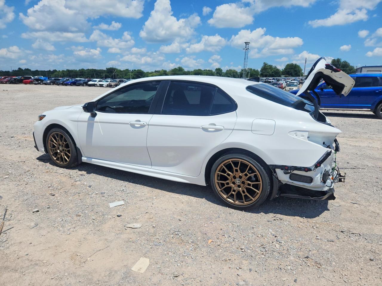 2024 Toyota Camry Se Nightshade - zdjęcie 2