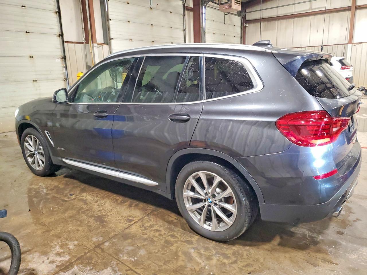 2018 BMW X3 xDrive30I - zdjęcie 2