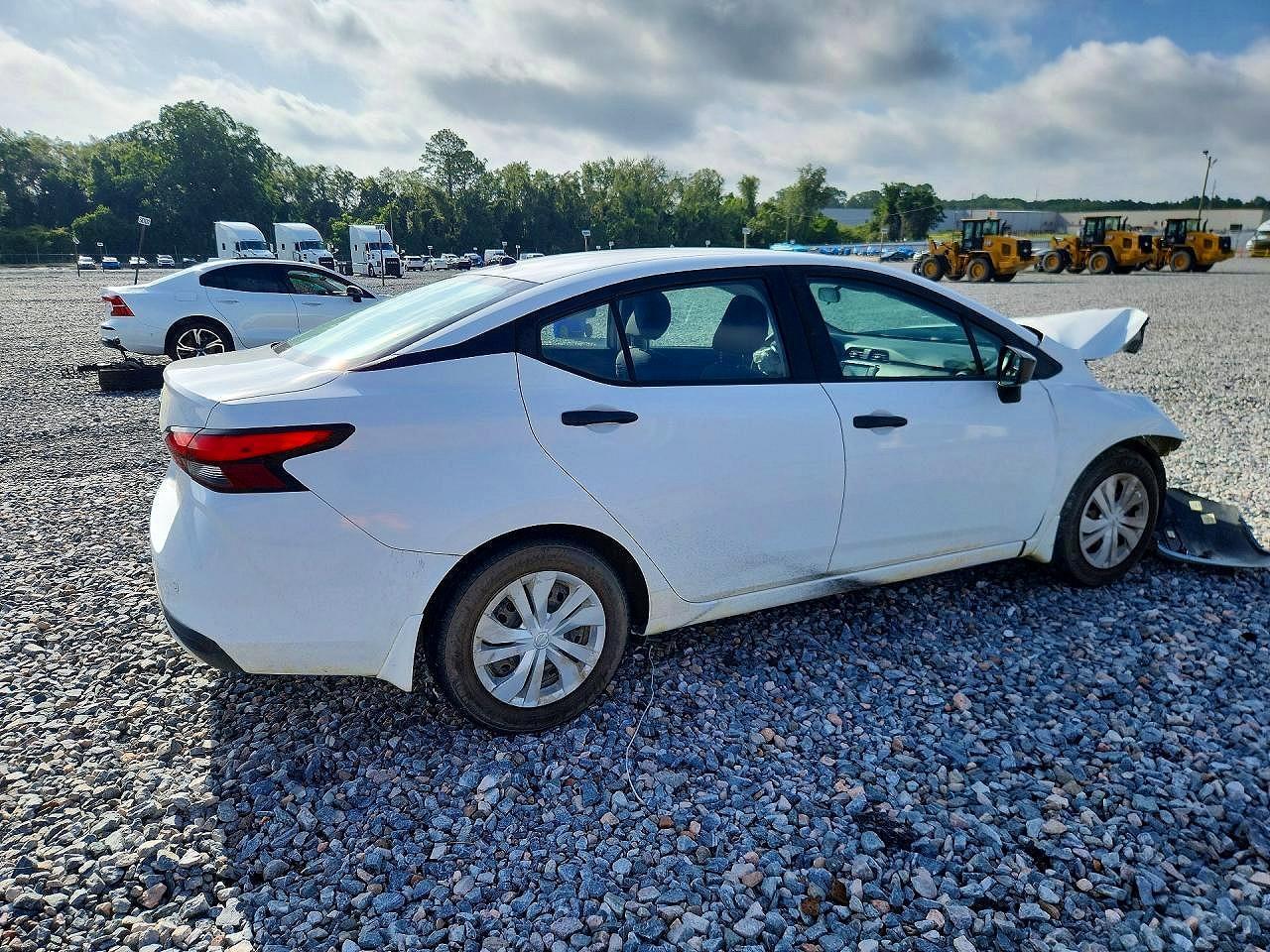 2021 Nissan Versa S - zdjęcie 3