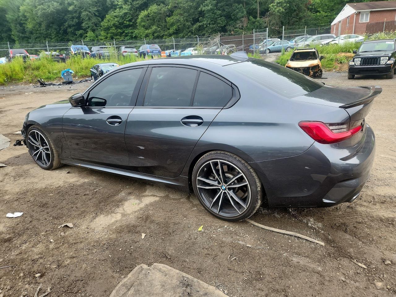 2021 BMW Seria 3 330i - zdjęcie 2