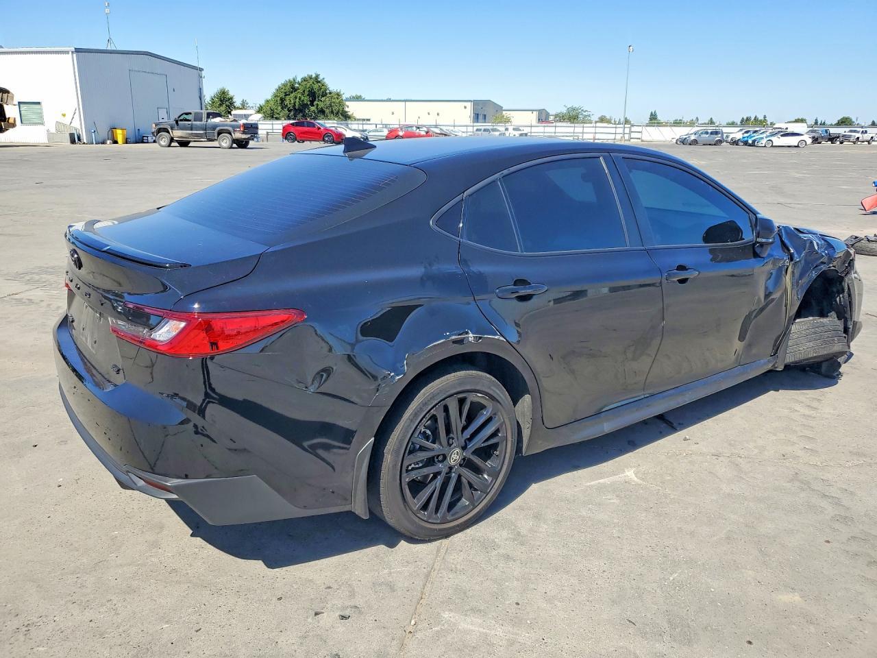 2026 Toyota Camry Se - zdjęcie 3