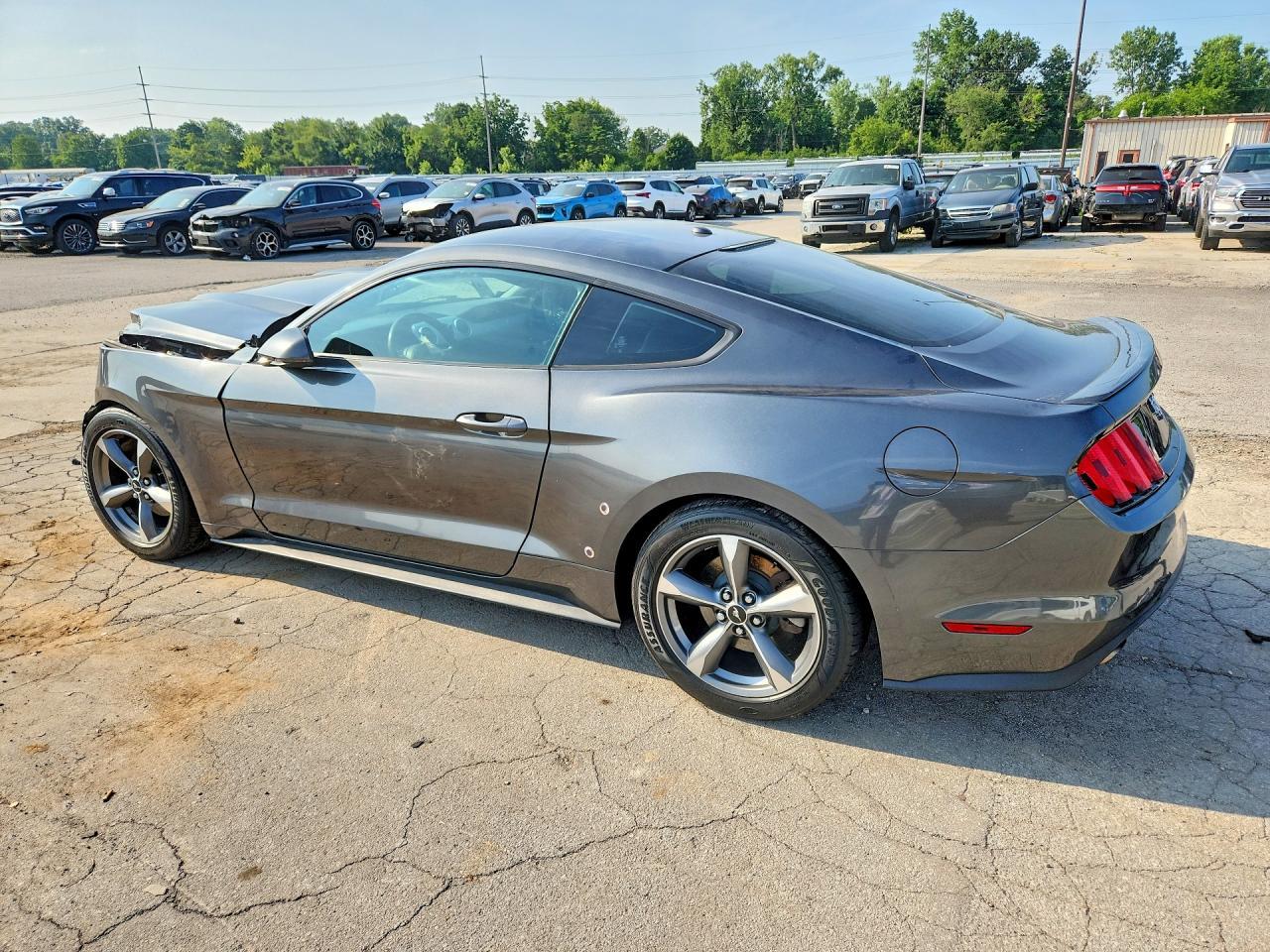 2017 Ford Mustang - zdjęcie 2