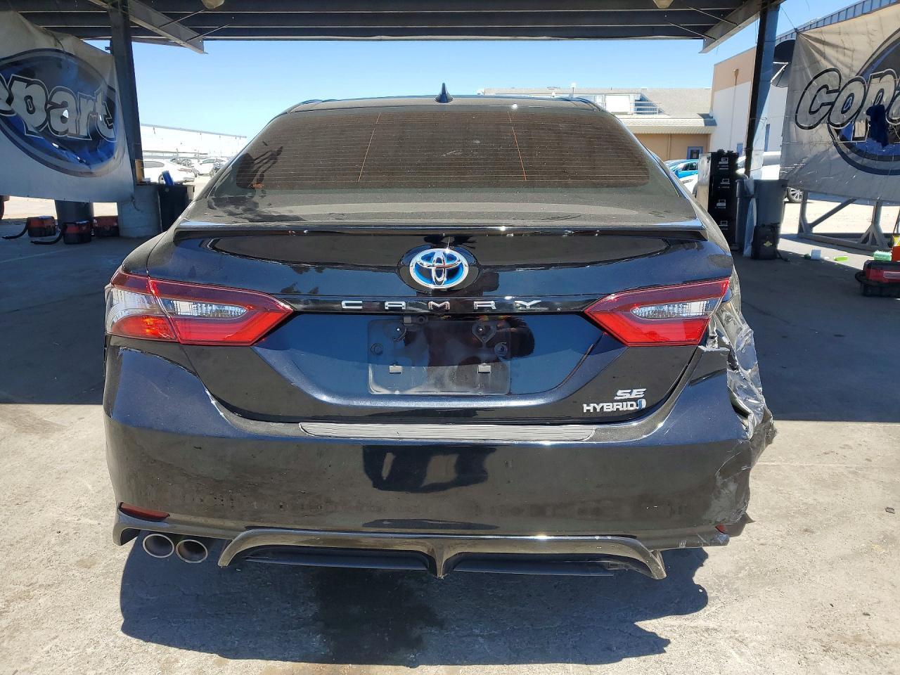 2022 Toyota Camry Hybrid Se - zdjęcie 6