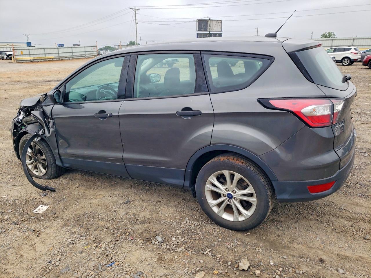 2018 Ford Escape S - zdjęcie 2