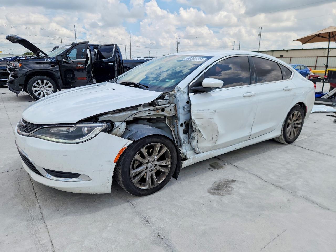 2015 Chrysler 200 Limited - zdjęcie główne