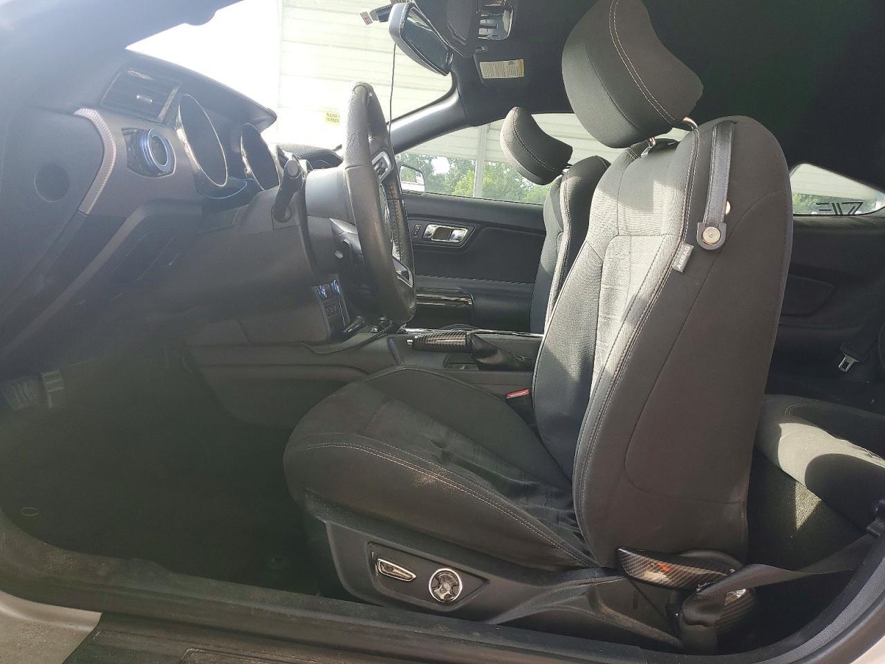 2015 Ford Mustang - zdjęcie 7