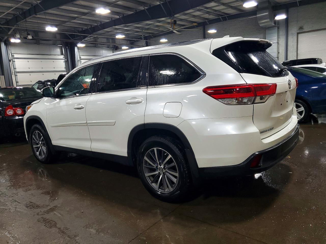 2019 Toyota Highlander Xle - zdjęcie 2