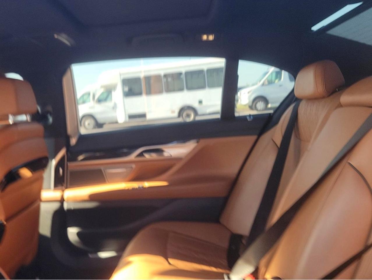 2020 BMW Seria 7 740i - zdjęcie 6