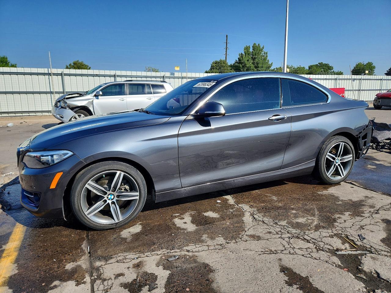 BMW Seria 2 - zdjęcie 1