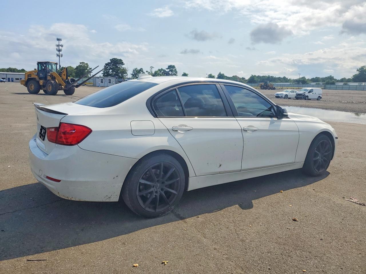 2014 BMW 320 I xDrive - zdjęcie 3