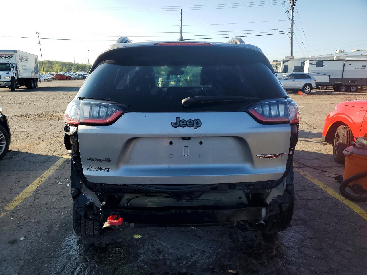 2019 Jeep Cherokee Trailhawk - zdjęcie 6