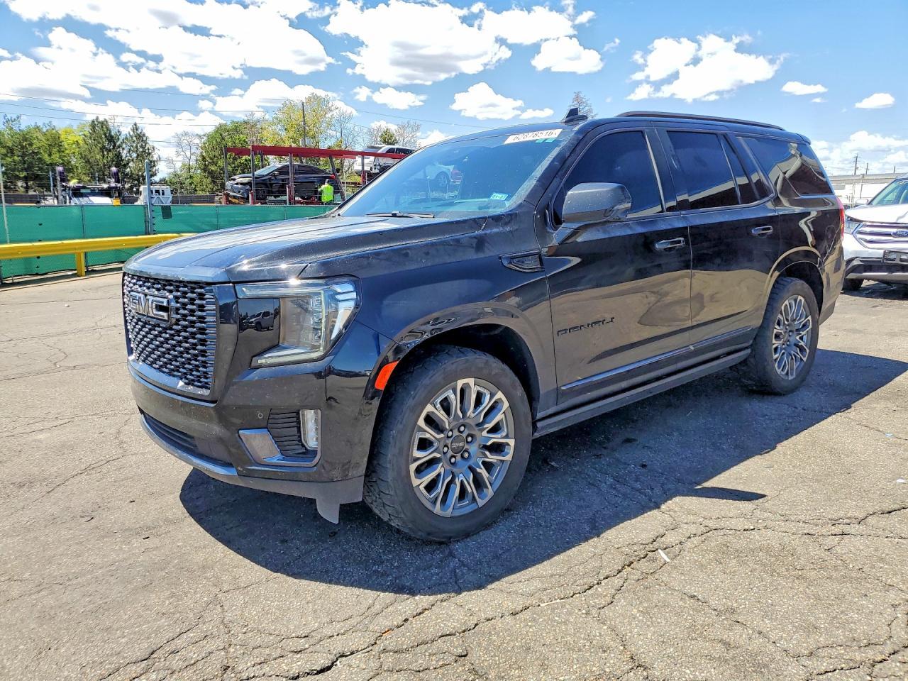 2023 GMC Yukon Denali Ultimate - zdjęcie główne