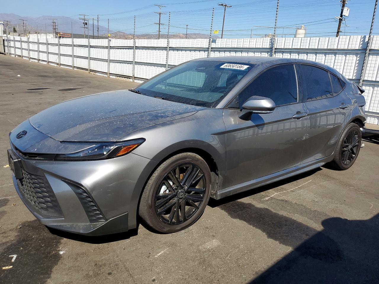 2025 Toyota Camry Se - zdjęcie główne