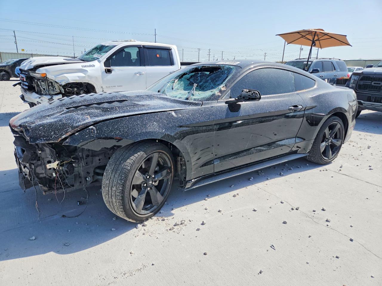2022 Ford Mustang - zdjęcie główne