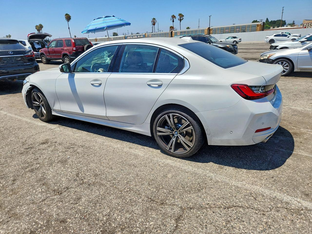 2024 BMW 330I - zdjęcie 2