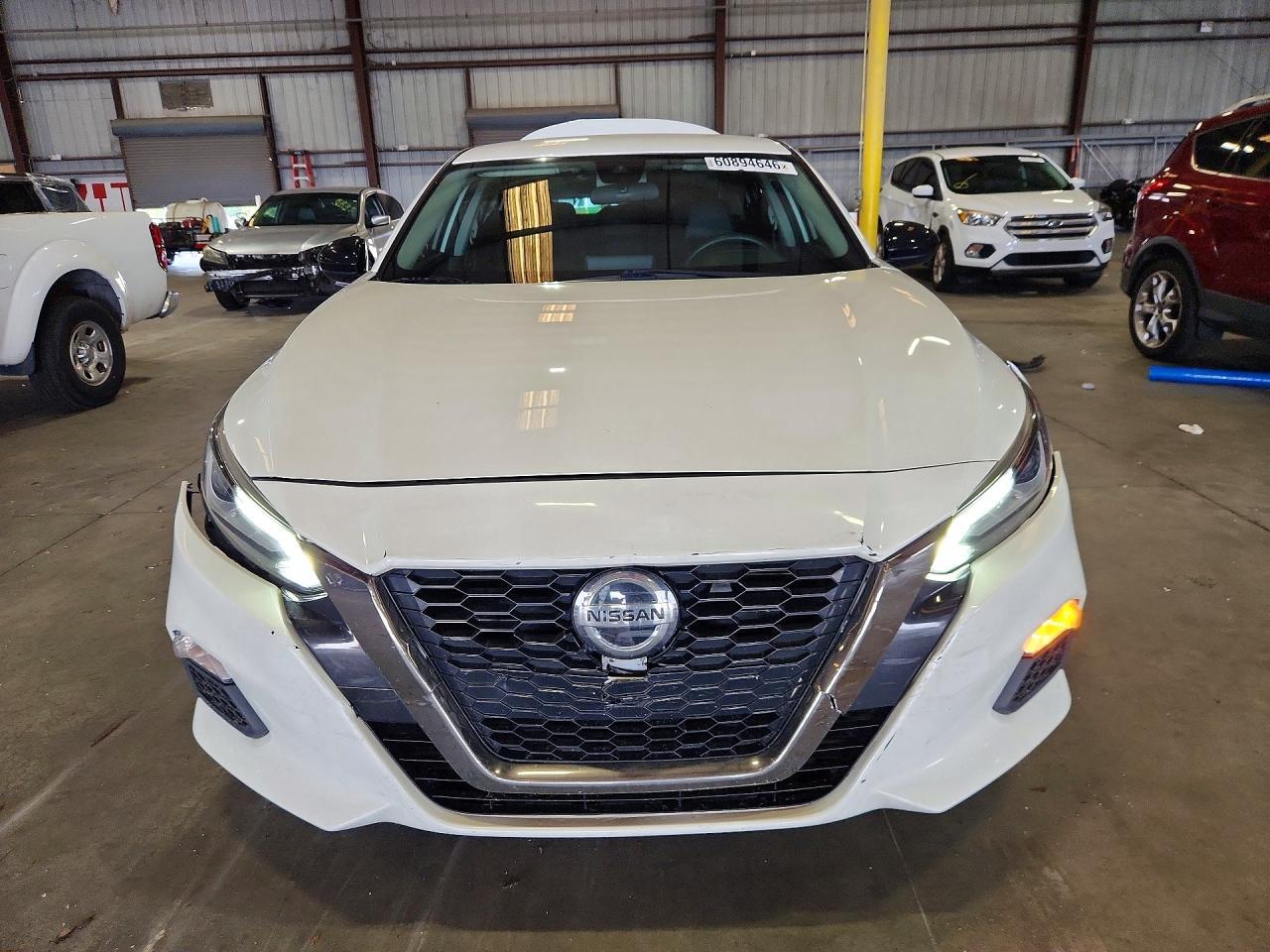 2022 Nissan Altima Sr - zdjęcie 5