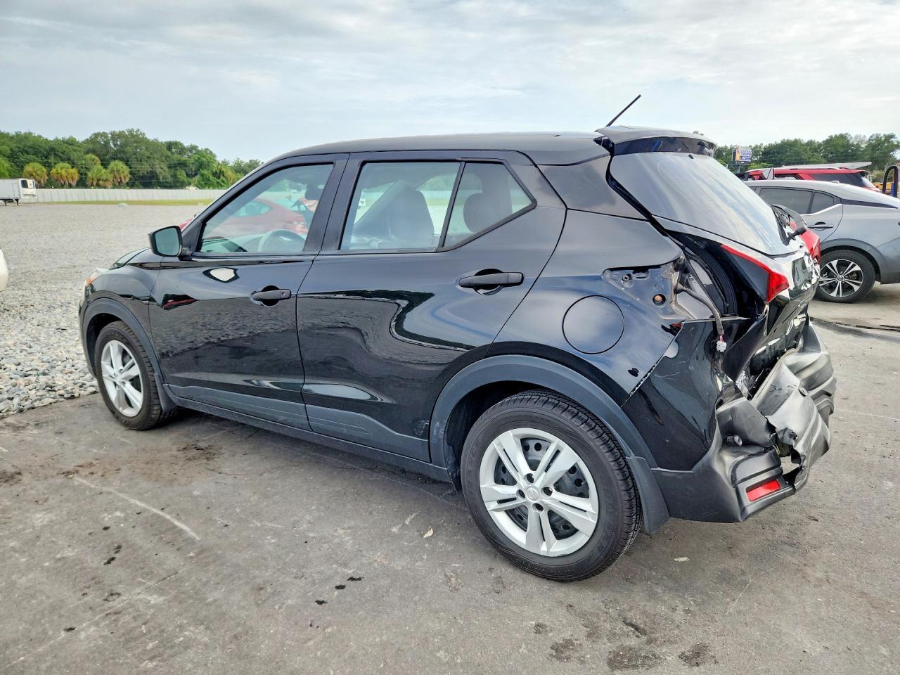 2020 Nissan Kicks S - zdjęcie 2