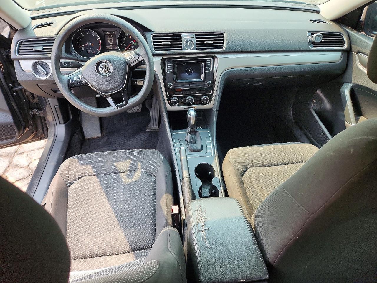 2017 Volkswagen Passat S - zdjęcie 8