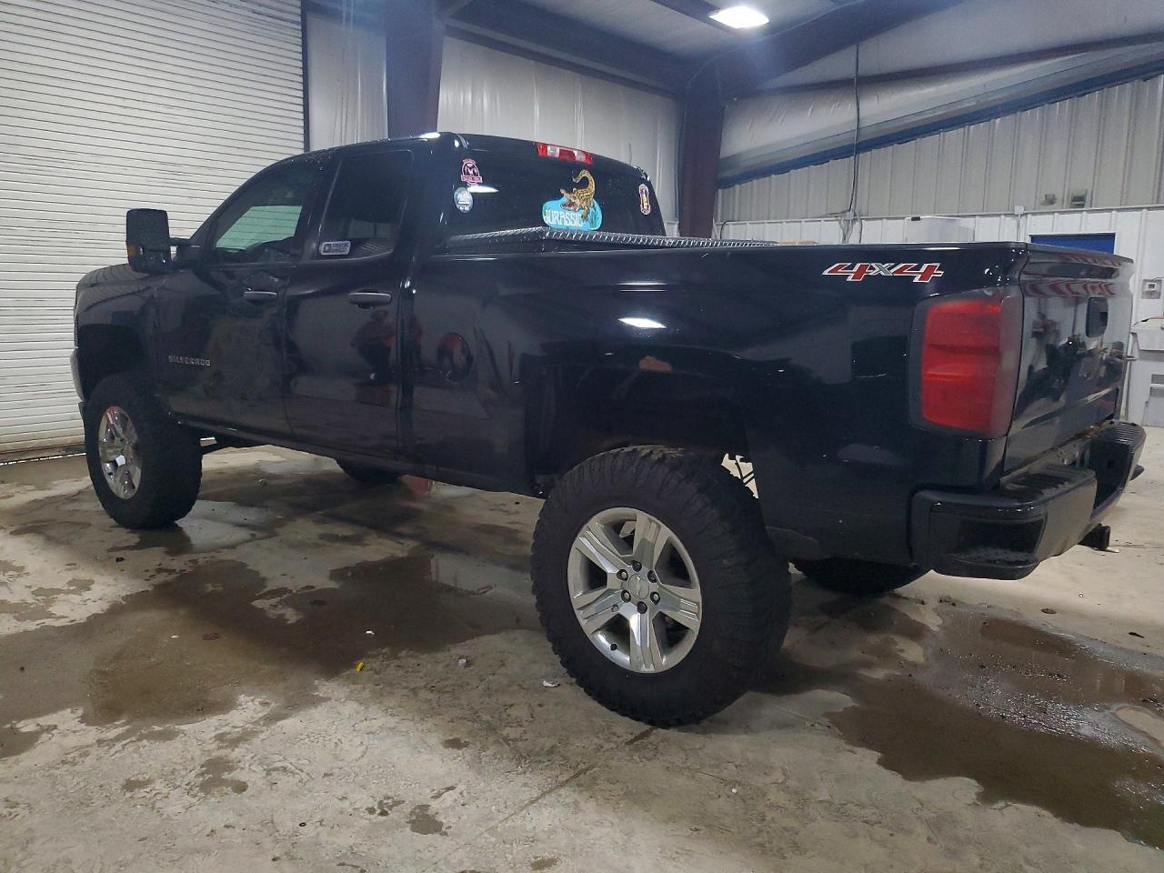 2017 Chevrolet Silverado K1500 Custom - zdjęcie 2