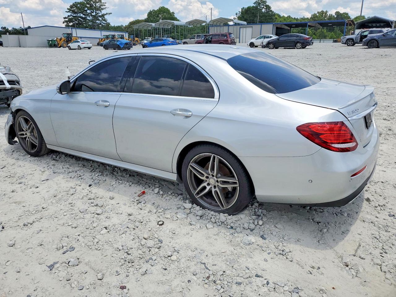 2017 Mercedes-Benz E 300 - zdjęcie 2