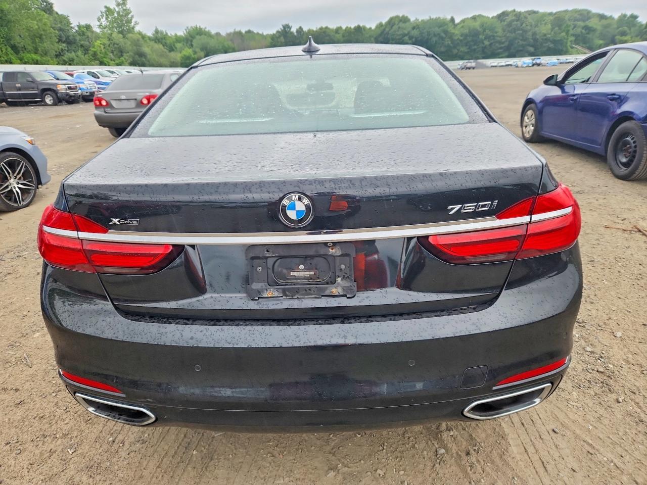 2016 BMW 750 Xi - zdjęcie 6