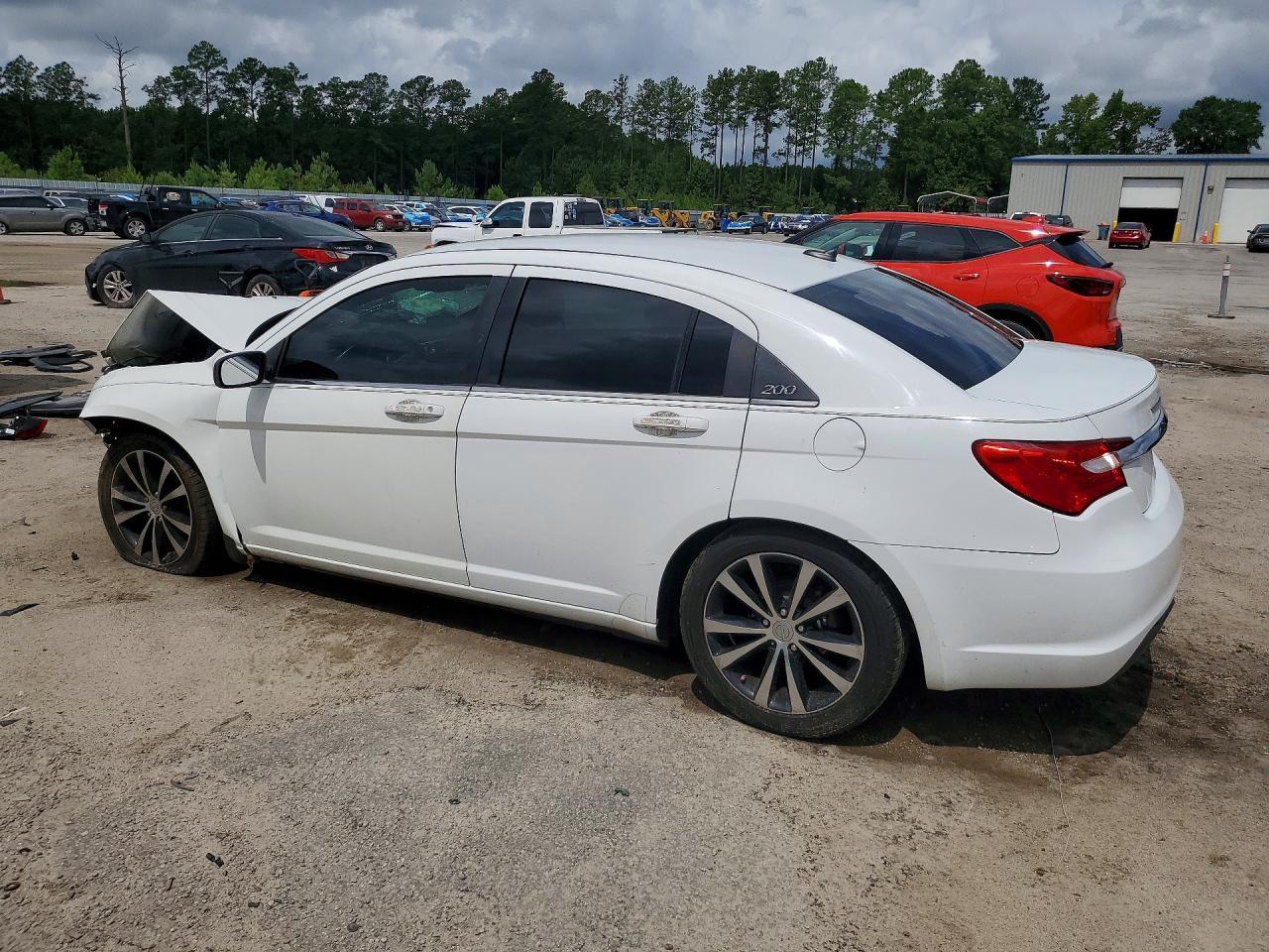 2014 Chrysler 200 Touring - zdjęcie 2