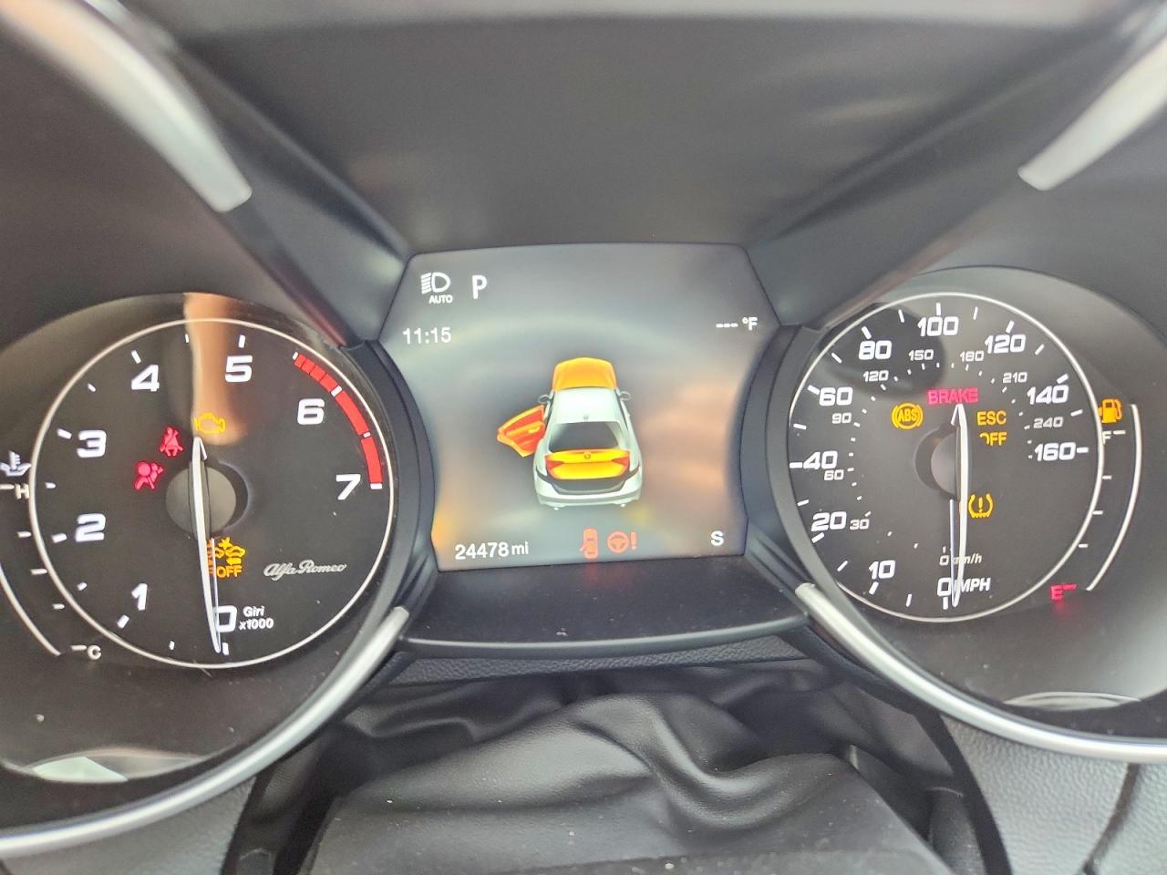 2022 Alfa Romeo Giulia - zdjęcie 9