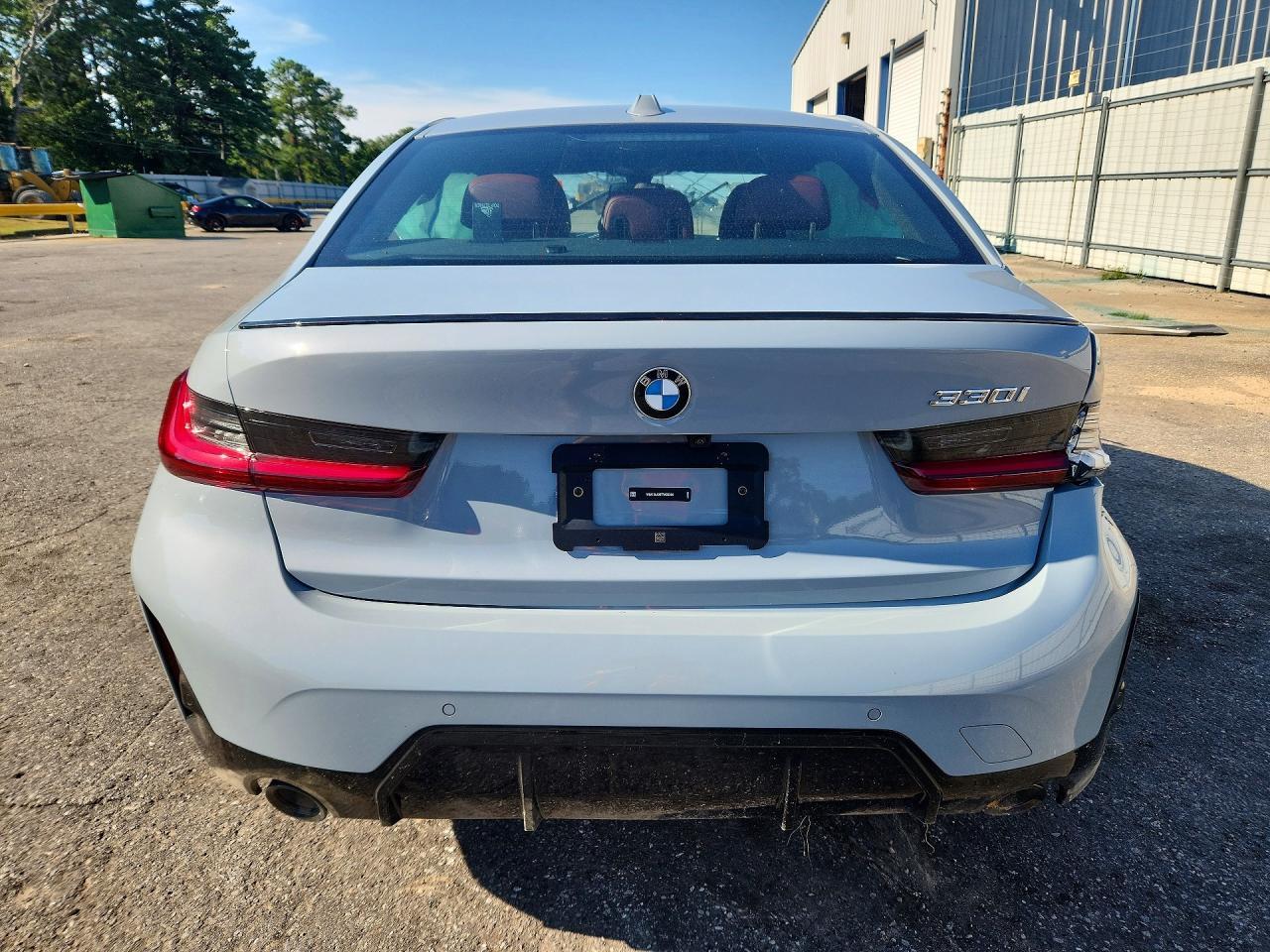 2026 BMW 330I - zdjęcie 6