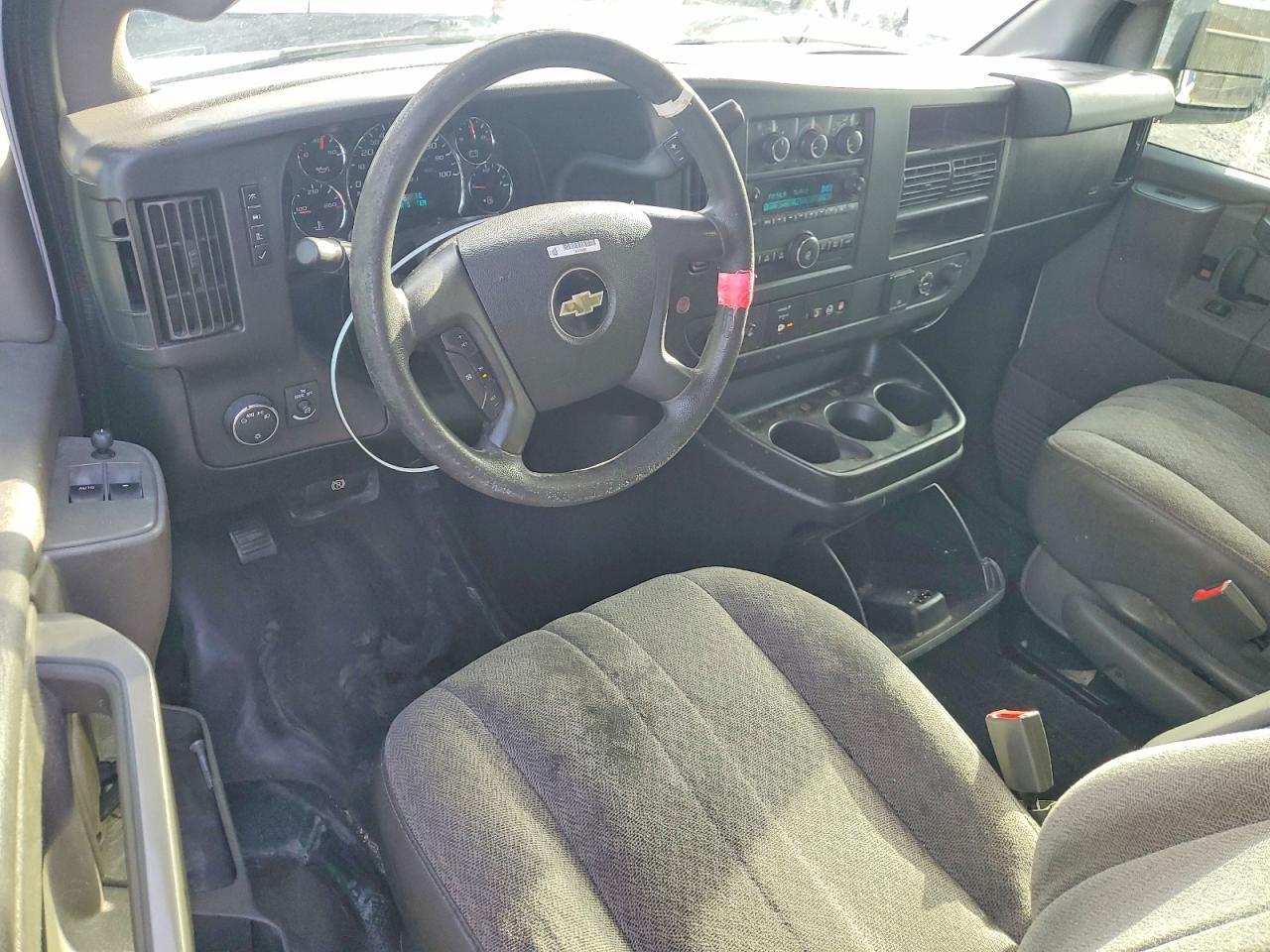 2018 Chevrolet Express G2500 - zdjęcie 8