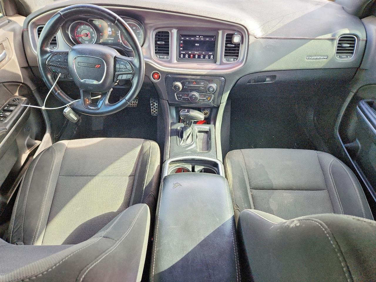 2019 Dodge Charger - zdjęcie 8