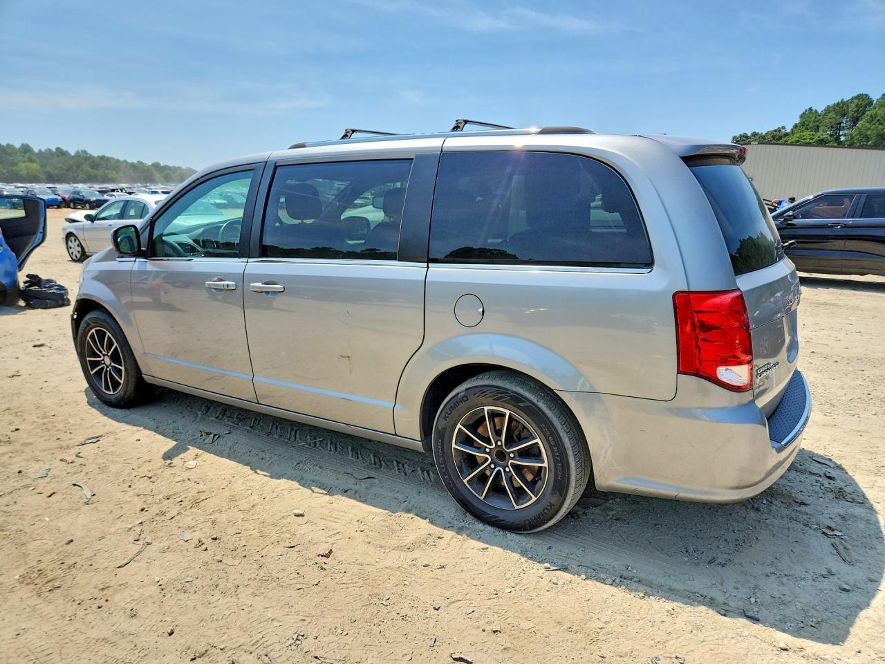 2019 Dodge Grand Caravan Sxt - zdjęcie 2