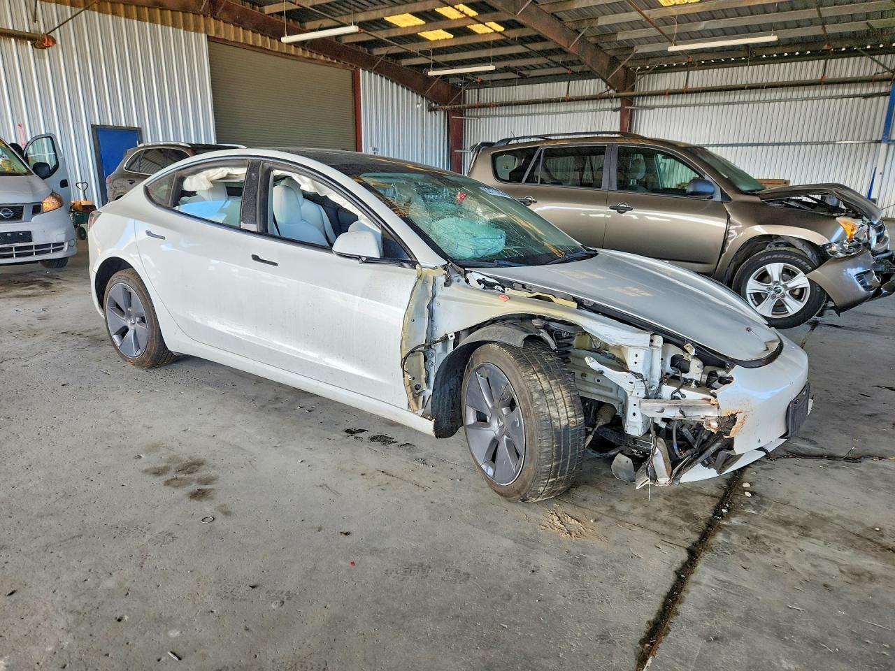 2022 Tesla Model 3 - zdjęcie 4