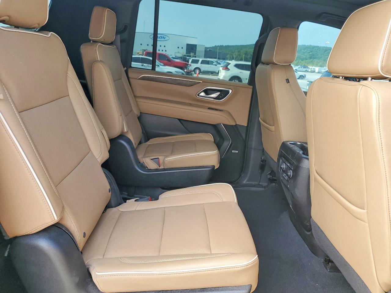 2023 Chevrolet Suburban K1500 Premier - zdjęcie 10