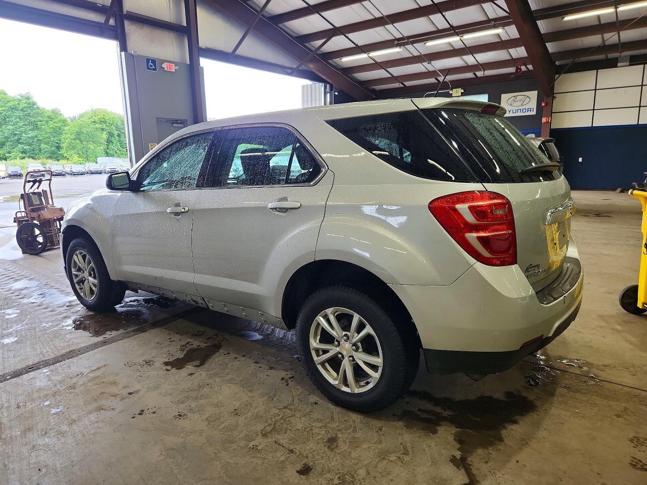 2017 Chevrolet Equinox Ls - zdjęcie 2