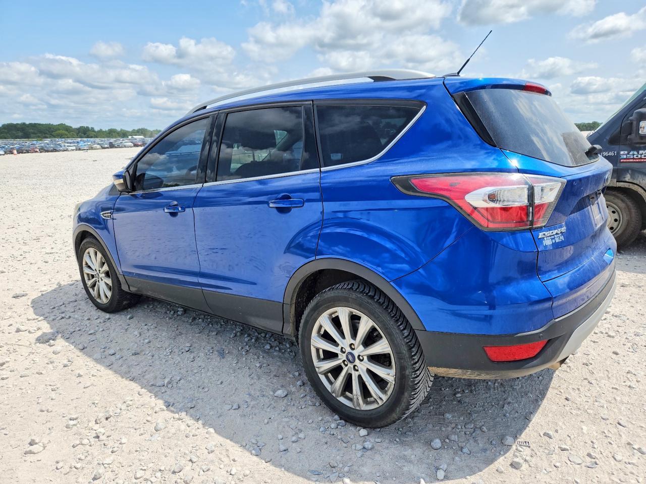 2017 Ford Escape Titanium - zdjęcie 2