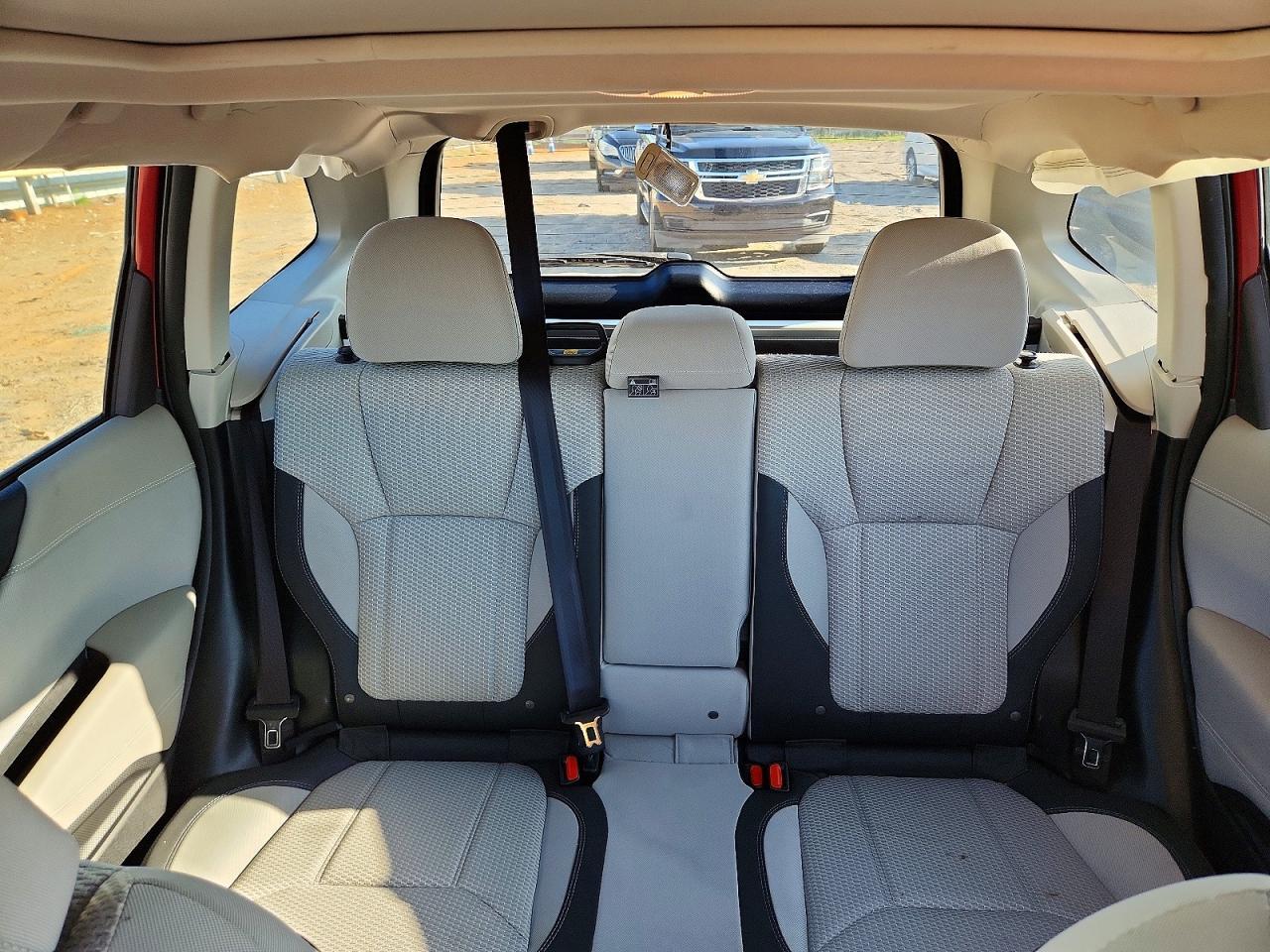 2019 Subaru Forester Premium - zdjęcie 10