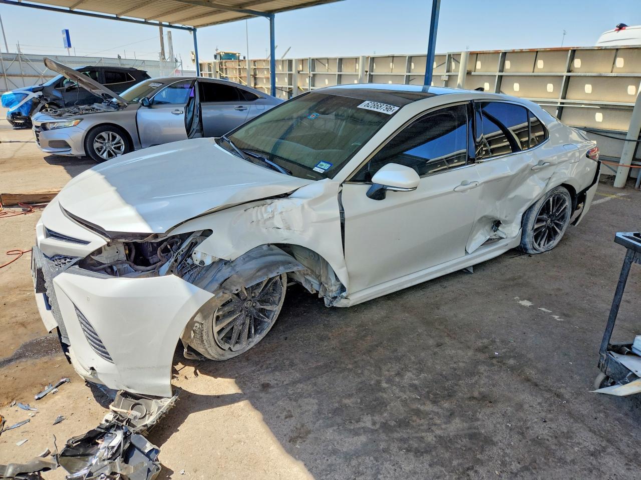 2018 Toyota Camry Xse - zdjęcie główne