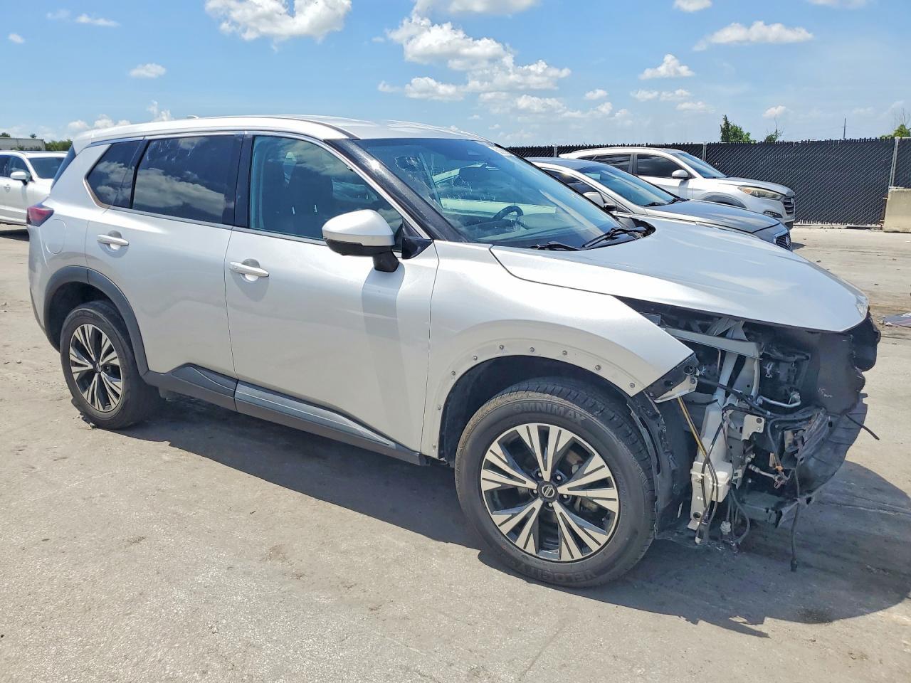 2021 Nissan Rogue Sv - zdjęcie 4