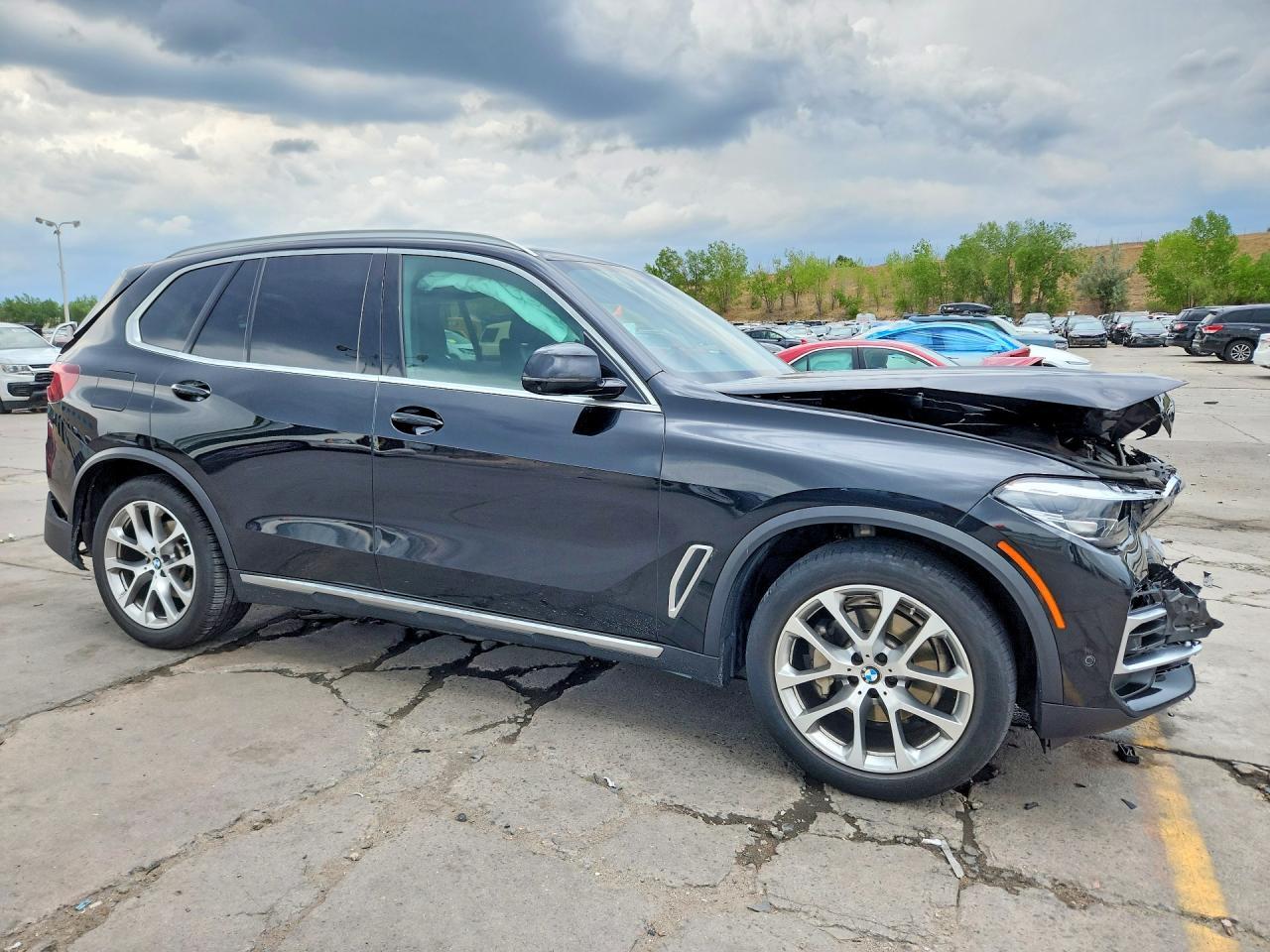 2022 BMW X5 xDrive40I - zdjęcie 4