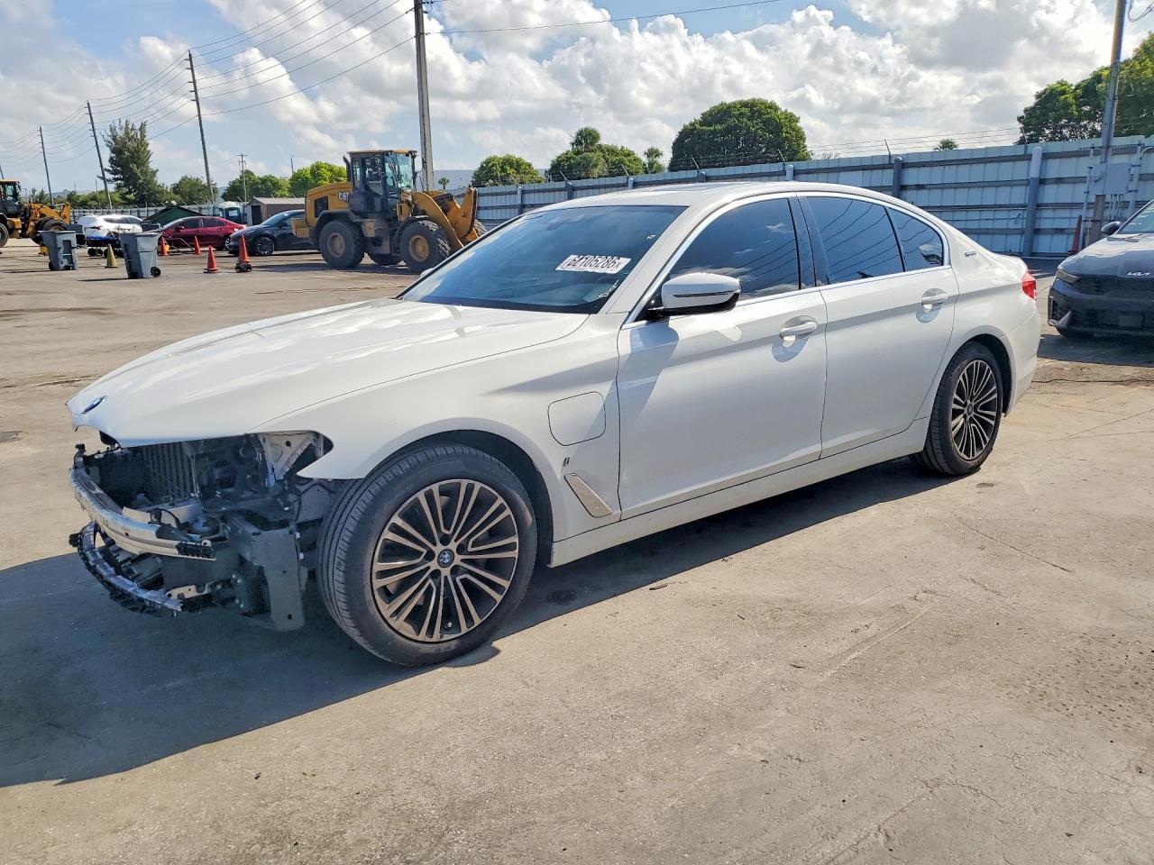 2019 BMW 530E - zdjęcie główne