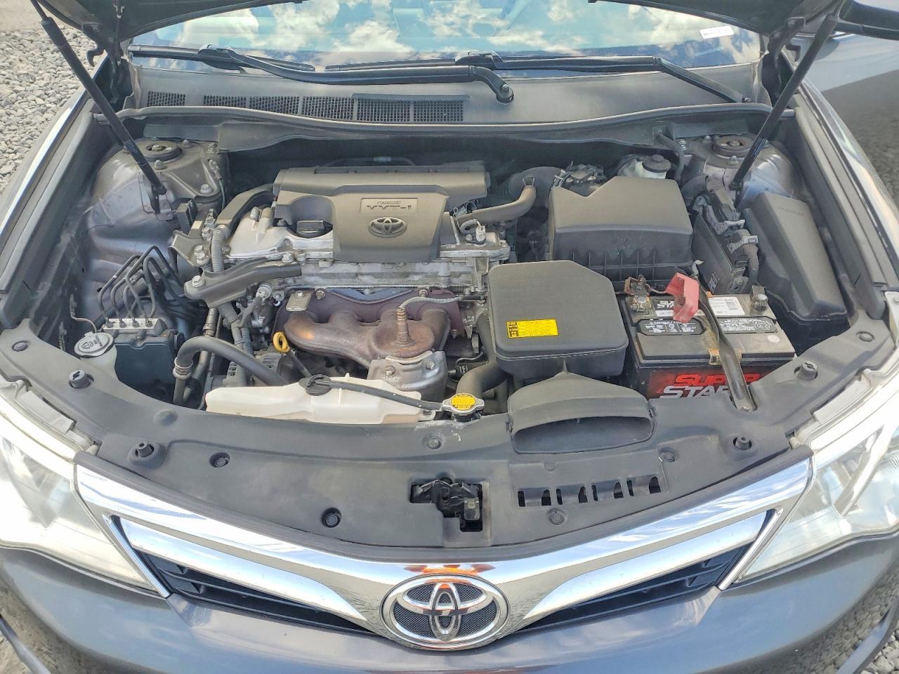2013 Toyota Camry Le - zdjęcie 11