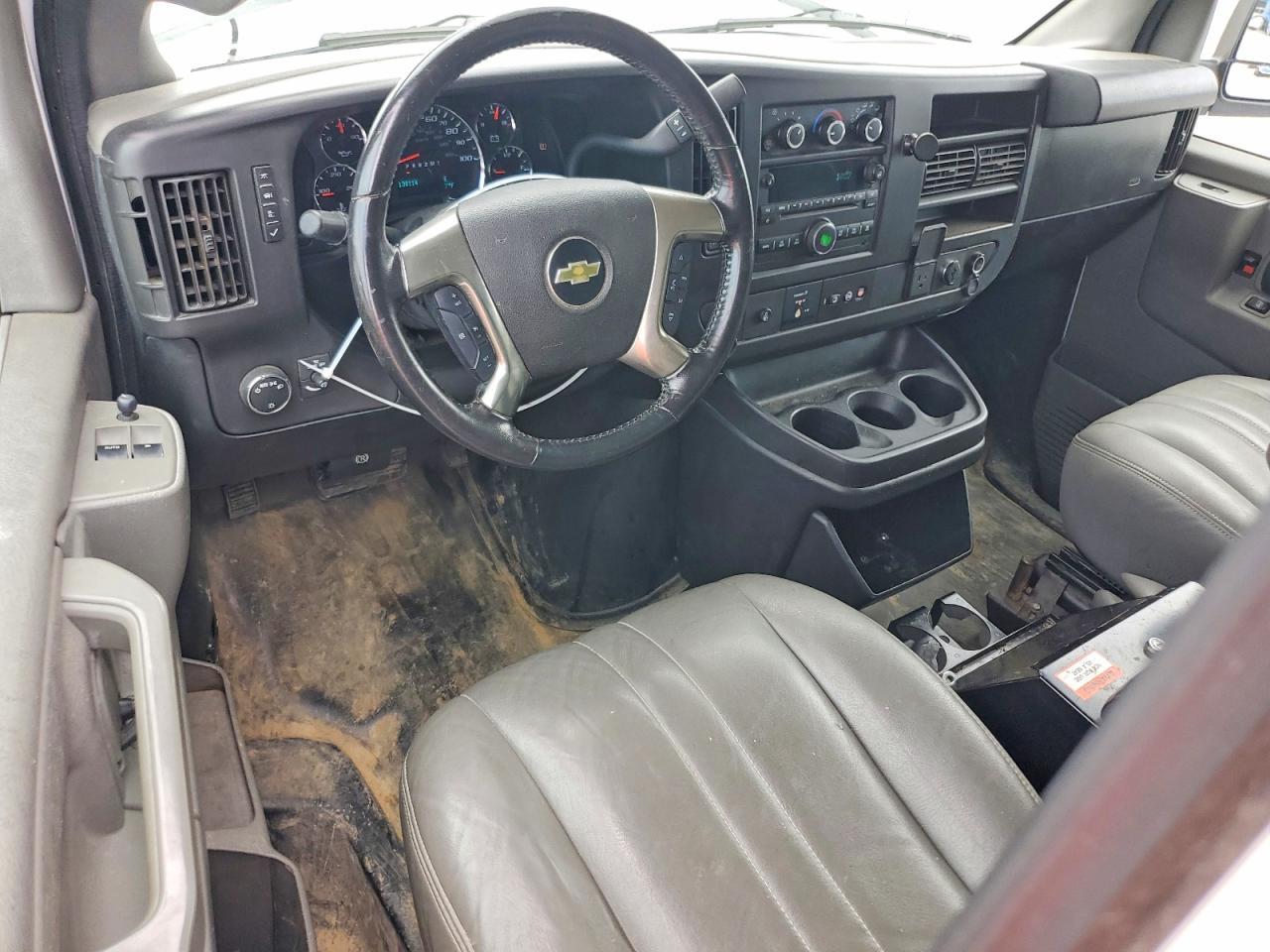 2019 Chevrolet Express G2500 - zdjęcie 8
