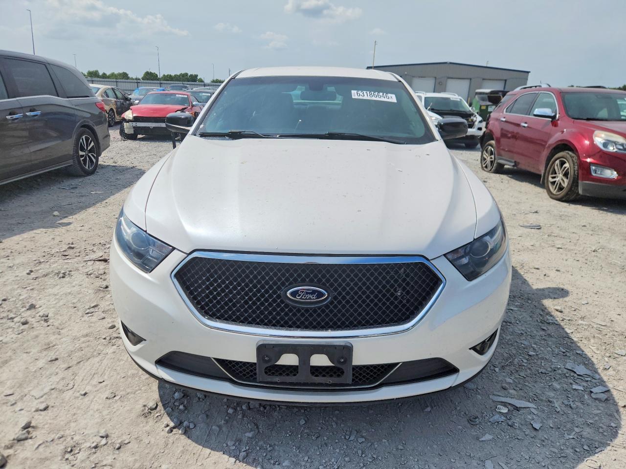 2015 Ford Taurus Sho - zdjęcie 5