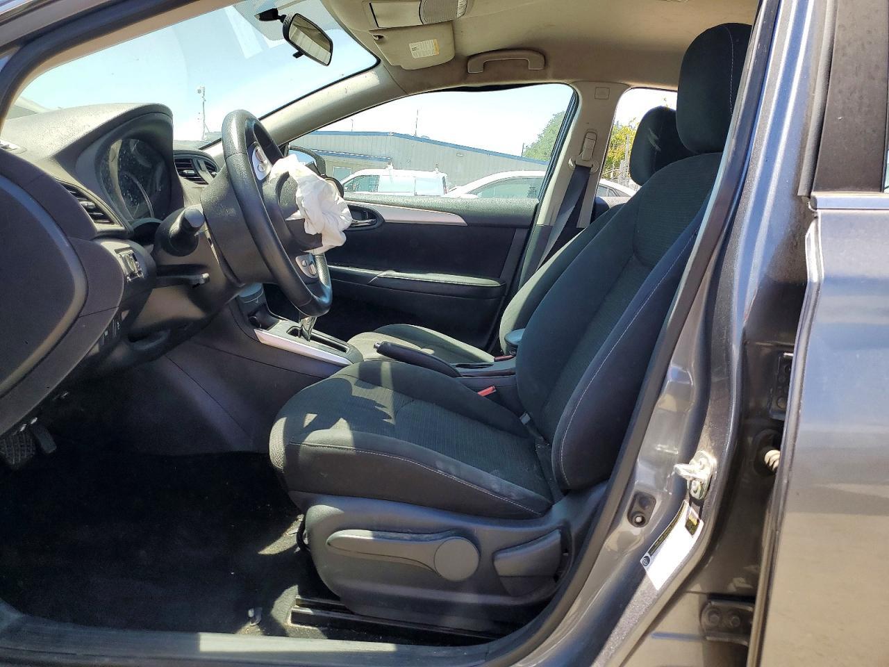 2019 Nissan Sentra S - zdjęcie 7