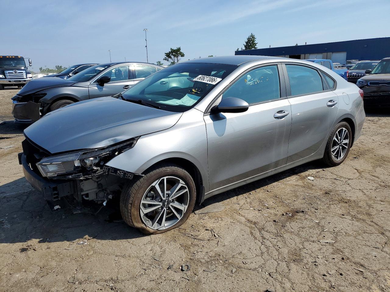 2023 Kia Forte Lxs - zdjęcie główne