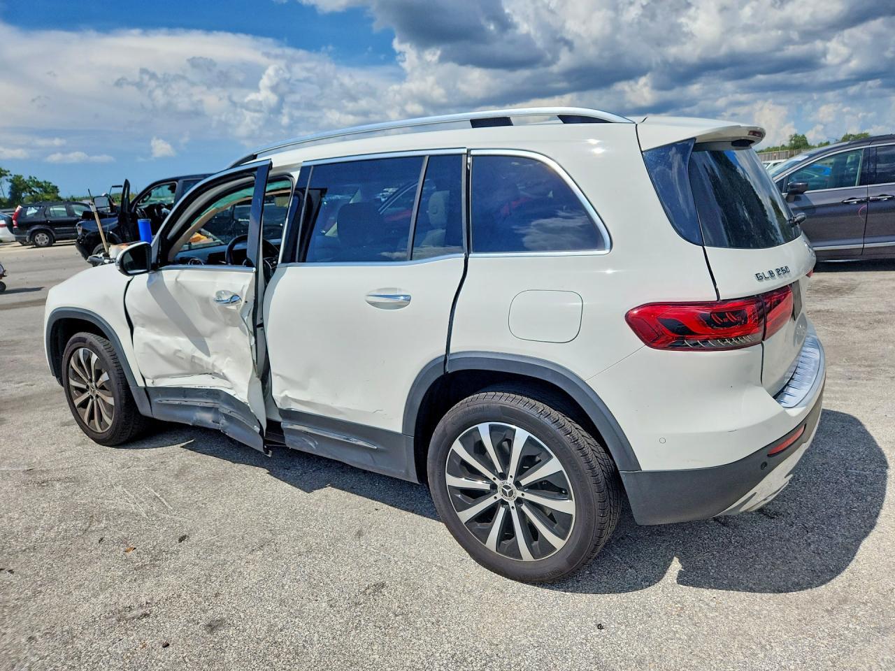 2022 Mercedes-Benz Glb 250 - zdjęcie 2